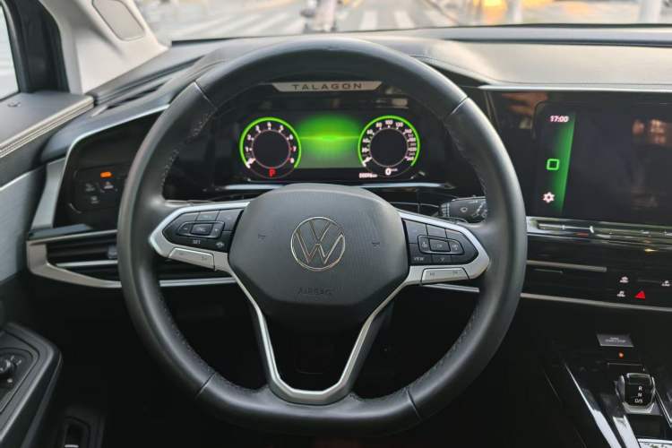 Used Volkswagen Talagon 2021 330TSI Two-Wheel-Drive Luxury Edition – Scenic Version Interior 7