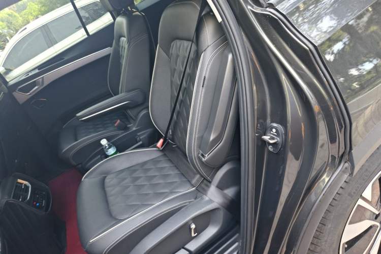 Used Volkswagen Talagon 2021 380TSI Four-Wheel Drive Flagship Version Left Rear Seat