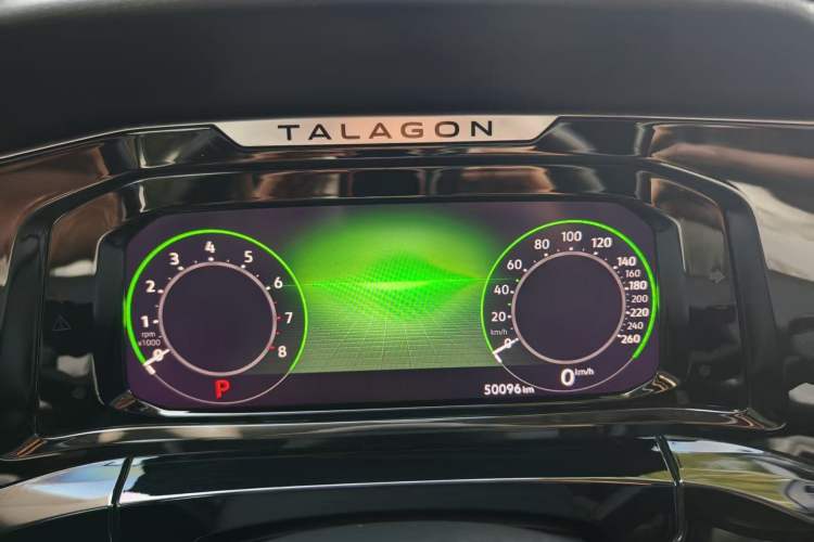 Used Volkswagen Talagon 2021 330TSI Two-Wheel-Drive Luxury Edition – Scenic Version Odometer Close Up