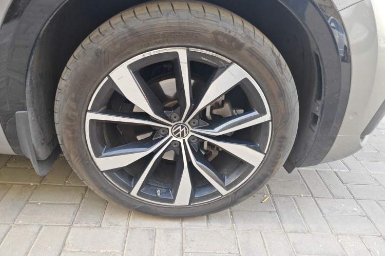 Used Volkswagen Talagon 2021 380TSI Four-Wheel Drive R-Line Touareg Edition Right Front Wheel Hub