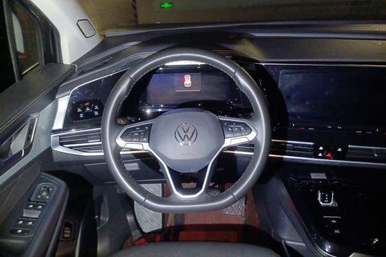 Used Volkswagen Talagon 2021 330TSI Two-Wheel-Drive Luxury Edition – Scenic Version Steering Wheel