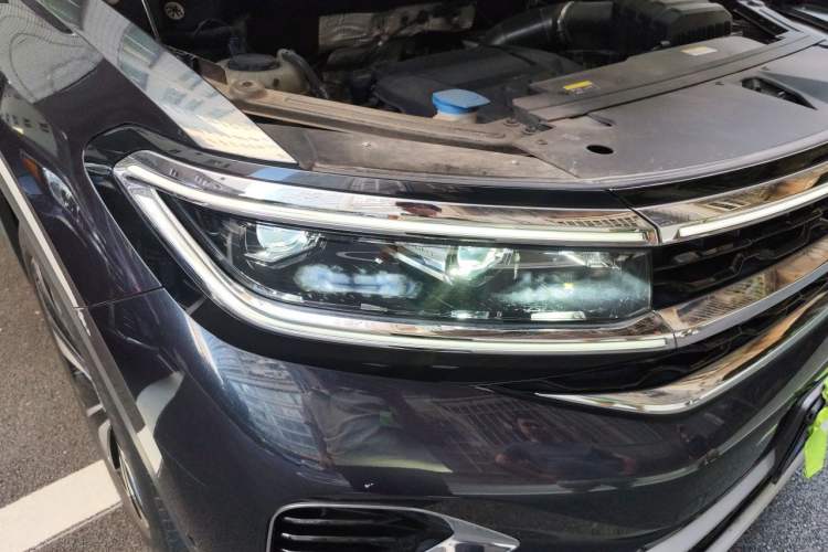 Used Volkswagen Talagon 2021 380TSI Four-Wheel Drive Flagship Version Right Front Headlight