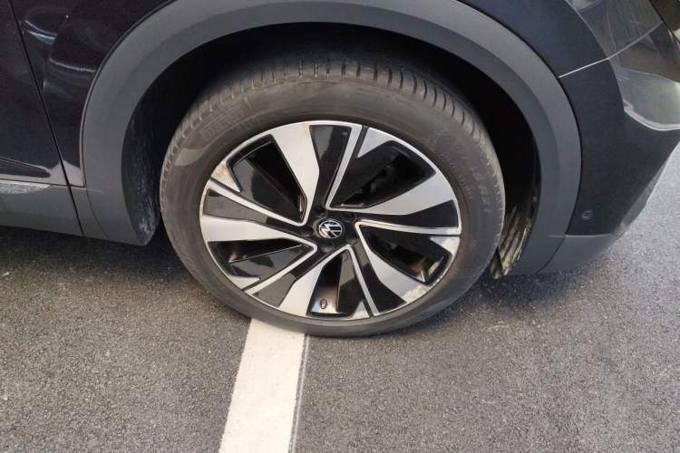 Used Volkswagen Talagon 2021 380TSI Four-Wheel Drive Flagship Version Right Front Wheel Hub