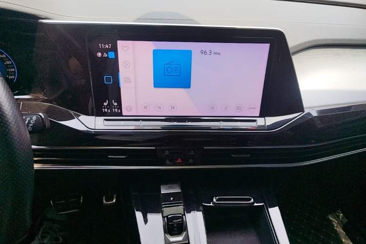 Used Volkswagen Talagon 2021 380TSI Four-Wheel Drive R-Line Touareg Edition Audio And AC Panel