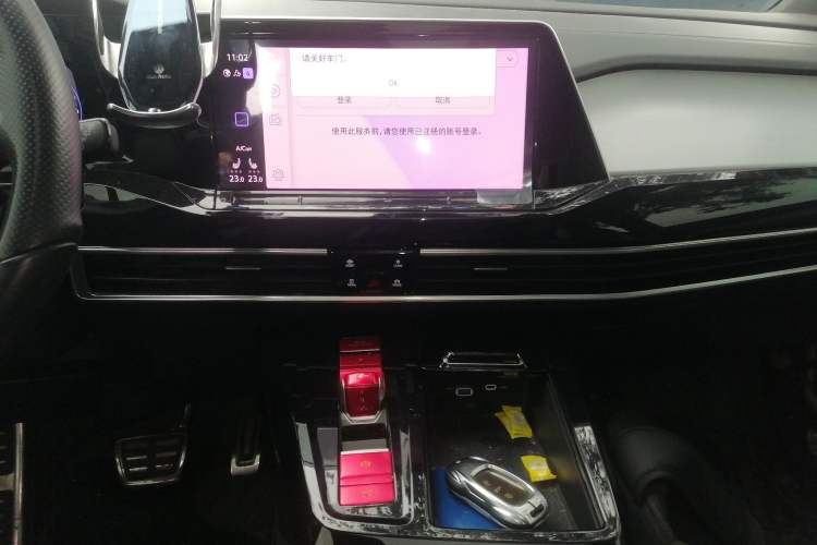 Used Volkswagen Talagon 2021 380TSI Four-Wheel Drive R-Line Touareg Edition Audio And AC Panel