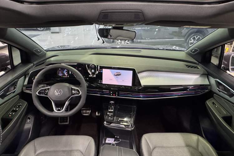 Used Volkswagen Talagon 2021 380TSI Four-Wheel Drive R-Line Touareg Edition Interior 3