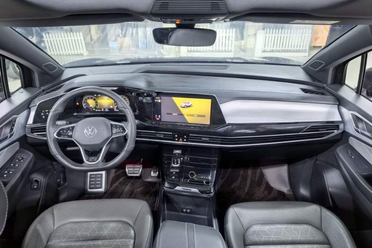 Used Volkswagen Talagon 2021 380TSI Four-Wheel Drive R-Line Touareg Edition Interior 3