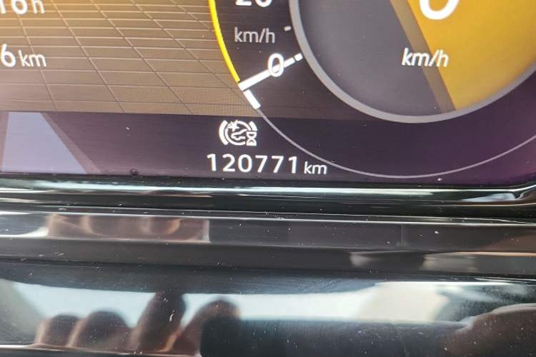 Used Volkswagen Talagon 2021 380TSI Four-Wheel Drive R-Line Touareg Edition Odometer Close Up