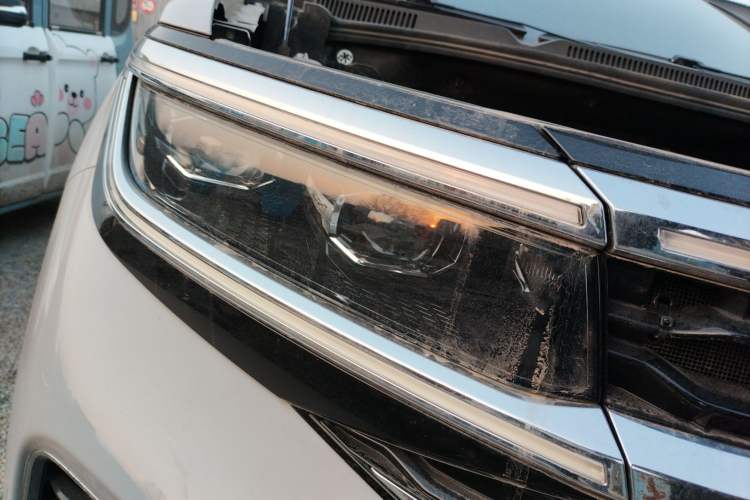 Used Volkswagen Talagon 2021 380TSI Four-Wheel Drive Flagship Version Right Front Headlight