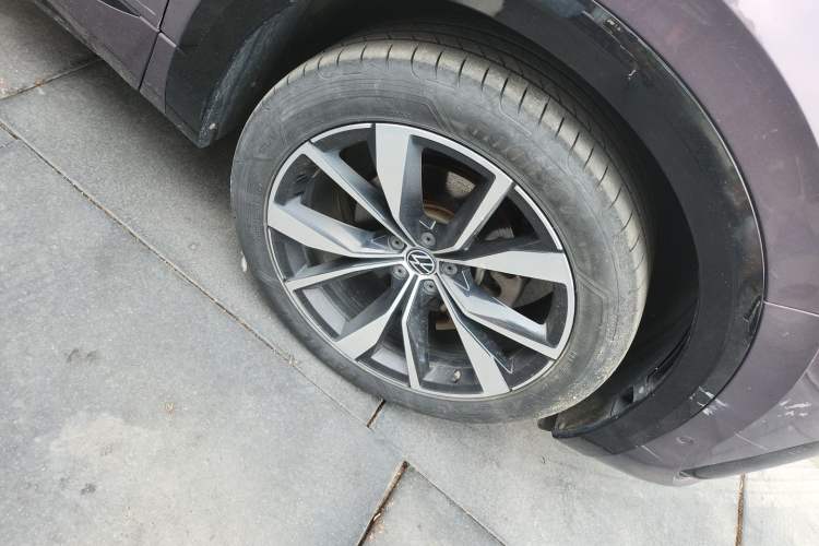 Used Volkswagen Talagon 2021 380TSI Four-Wheel Drive R-Line Touareg Edition Right Front Wheel Hub