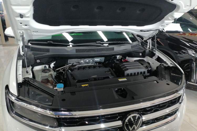 Used Volkswagen Talagon 2021 530TSI Four-Wheel Drive Flagship Shengjing Edition Pro Engine Bay