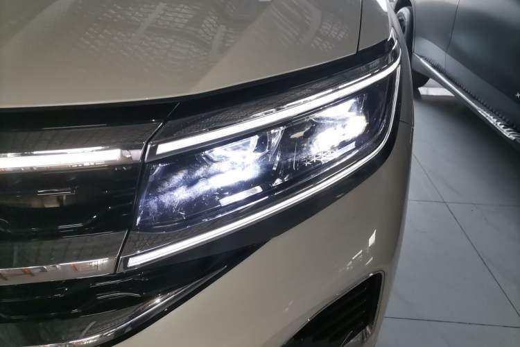 Used Volkswagen Talagon 2021 530TSI Four-Wheel Drive Flagship Shengjing Edition Pro Left Front Headlight