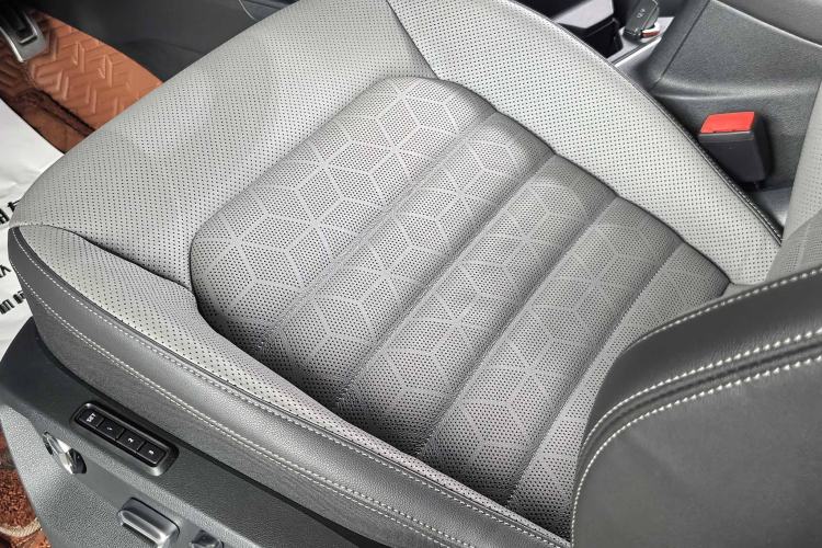 Used Volkswagen Talagon 2021 380TSI Four-Wheel Drive R-Line Touareg Edition Left Front Seat