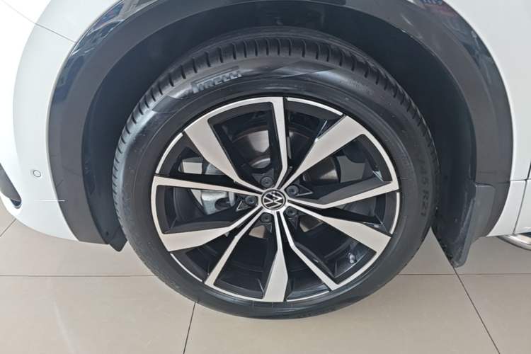 Used Volkswagen Talagon 2021 380TSI Four-Wheel Drive R-Line Touareg Edition Left Front Wheel Hub