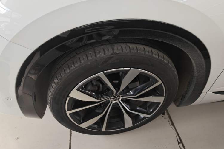 Used Volkswagen Talagon 2021 380TSI Four-Wheel Drive R-Line Touareg Edition Left Front Wheel Hub