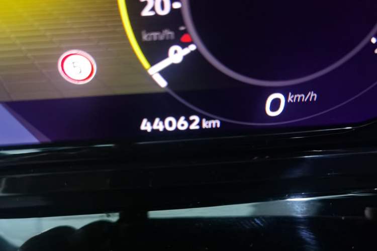 Used Volkswagen Talagon 2021 380TSI Four-Wheel Drive R-Line Touareg Edition Odometer Close Up