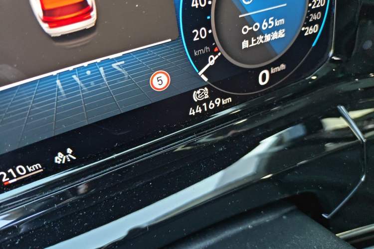 Used Volkswagen Talagon 2021 380TSI Four-Wheel Drive Luxury Premium Edition Pro Odometer Close Up