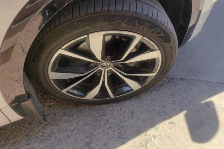Used Volkswagen Talagon 2021 380TSI Four-Wheel Drive R-Line Touareg Edition Right Front Wheel Hub