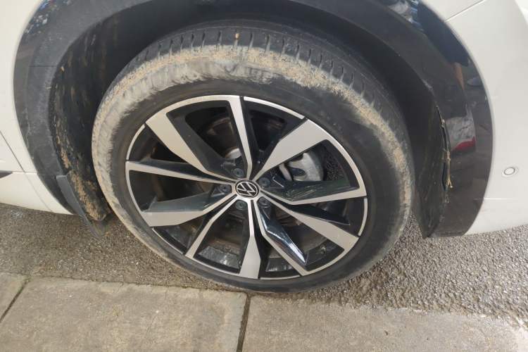 Used Volkswagen Talagon 2021 380TSI Four-Wheel Drive R-Line Touareg Edition Right Front Wheel Hub