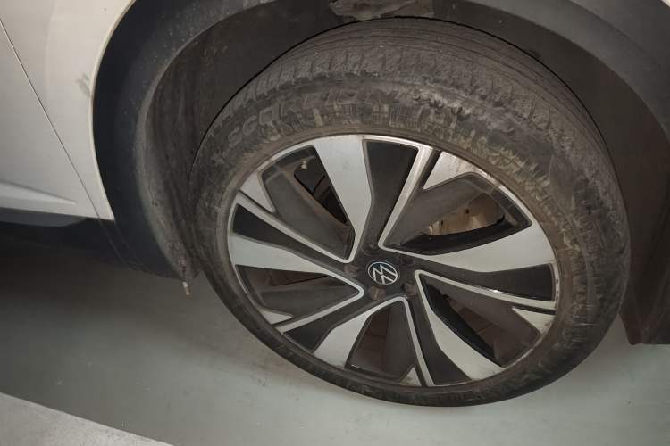 Used Volkswagen Talagon 2021 380TSI Four-Wheel Drive Flagship Version Right Front Wheel Hub