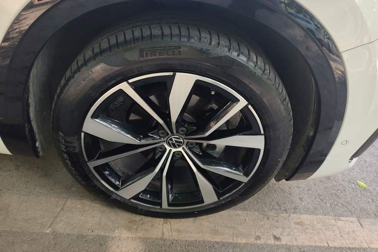 Used Volkswagen Talagon 2021 380TSI Four-Wheel Drive R-Line Touareg Edition Right Front Wheel Hub