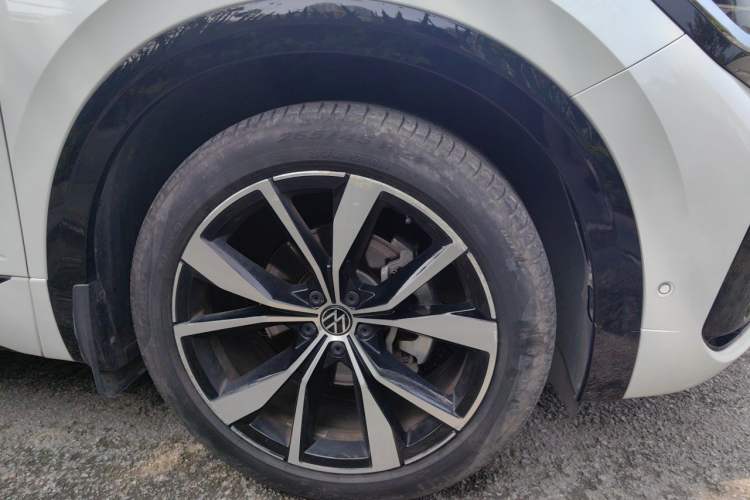 Used Volkswagen Talagon 2021 380TSI Four-Wheel Drive R-Line Touareg Edition Right Front Wheel Hub