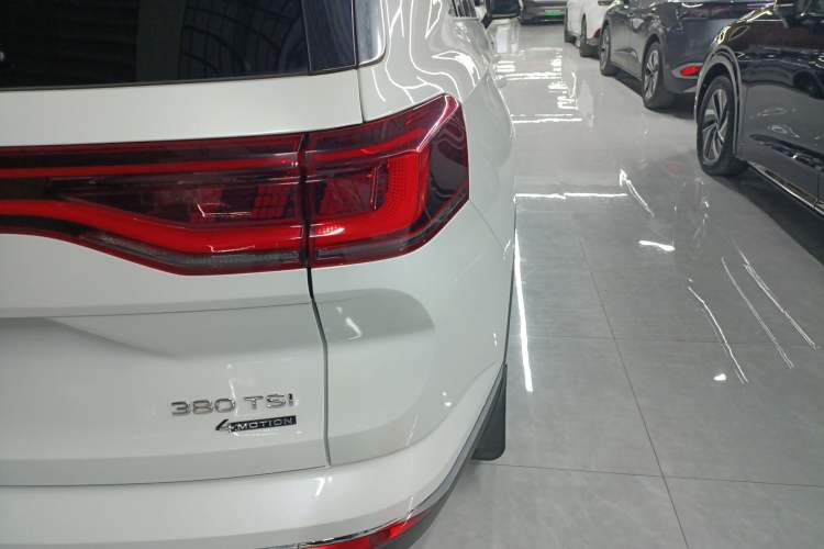 Used Volkswagen Talagon 2021 380TSI Four-Wheel Drive Flagship Version Right Rear Taillight