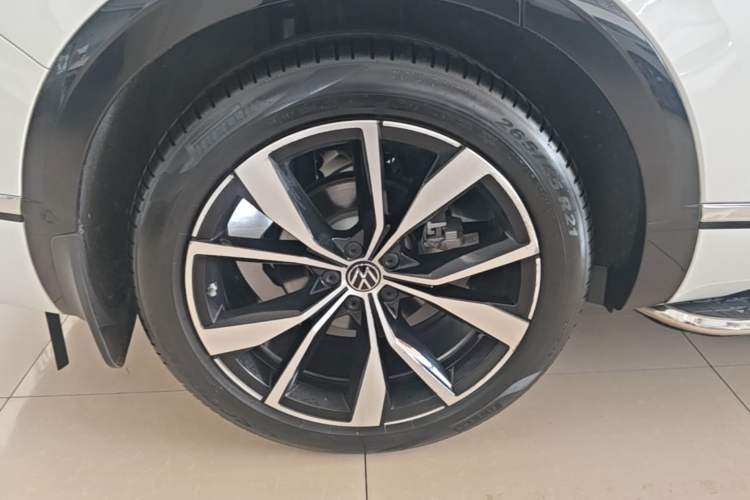 Used Volkswagen Talagon 2021 380TSI Four-Wheel Drive R-Line Touareg Edition Right Rear Wheel Hub