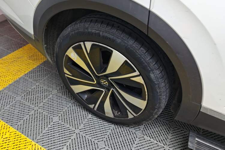 Used Volkswagen Talagon 2021 380TSI Four-Wheel Drive Flagship Version Right Rear Wheel Hub