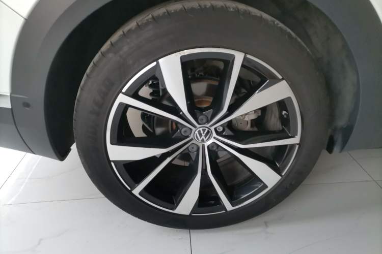 Used Volkswagen Talagon 2021 530TSI Four-Wheel Drive Flagship Shengjing Edition Pro Right Rear Wheel Hub