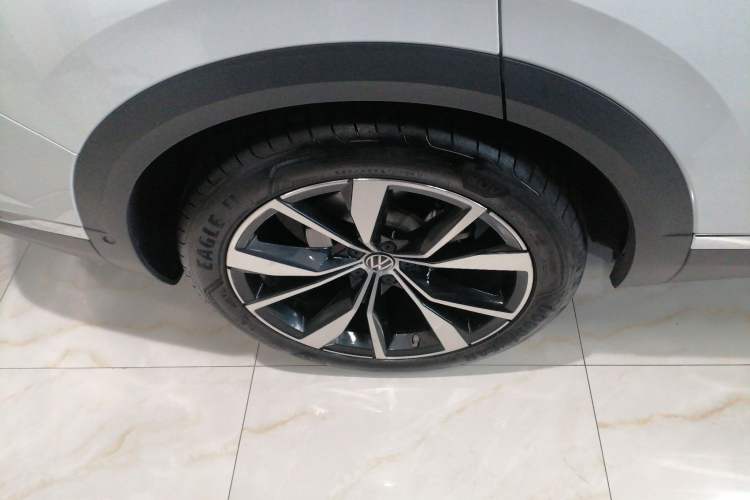 Used Volkswagen Talagon 2021 530TSI Four-Wheel Drive Flagship Shengjing Edition Pro Right Rear Wheel Hub