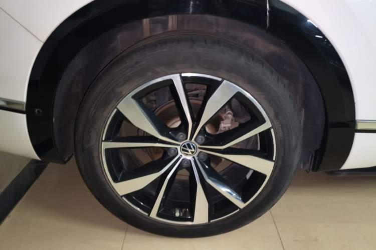 Used Volkswagen Talagon 2021 380TSI Four-Wheel Drive R-Line Touareg Edition Right Rear Wheel Hub