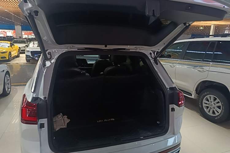Used Volkswagen Talagon 2021 380TSI Four-Wheel Drive R-Line Touareg Edition Trunk