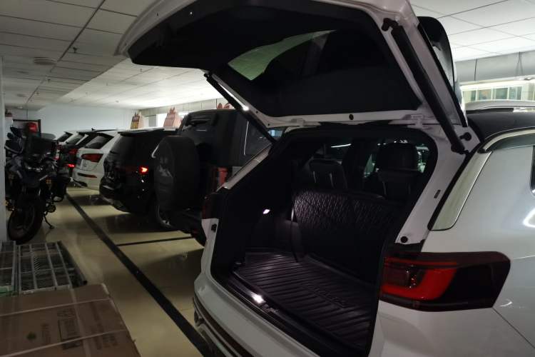 Used Volkswagen Talagon 2021 380TSI Four-Wheel Drive R-Line Touareg Edition Trunk