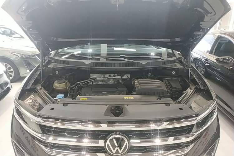 Used Volkswagen Talagon 2022 380TSI Four-Wheel Drive Luxury "Jiajing" Edition Pro 6 Seats Engine Bay