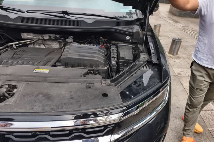 Used Volkswagen Talagon  Engine Bay Left