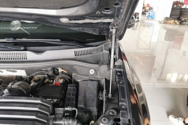 Used Volkswagen Talagon 2022 530TSI Four-Wheel Drive Flagship Shengjing Edition Pro 7-Seater Engine Bay Left