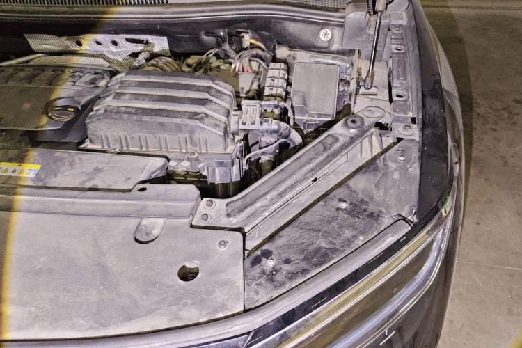 Used Volkswagen Talagon 2022 530TSI Four-Wheel Drive Flagship Shengjing Edition Pro 6-Seater Engine Bay Left