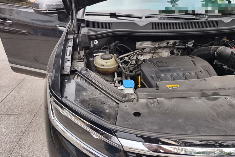 Used Volkswagen Talagon  Engine Bay Right