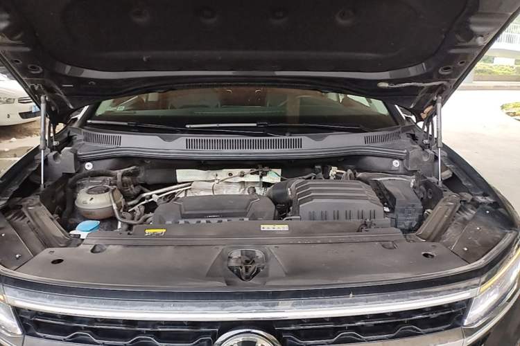 Used Volkswagen Talagon 2022 380TSI Four-Wheel Drive Flagship Shengjing Edition 6 Seats Engine Bay