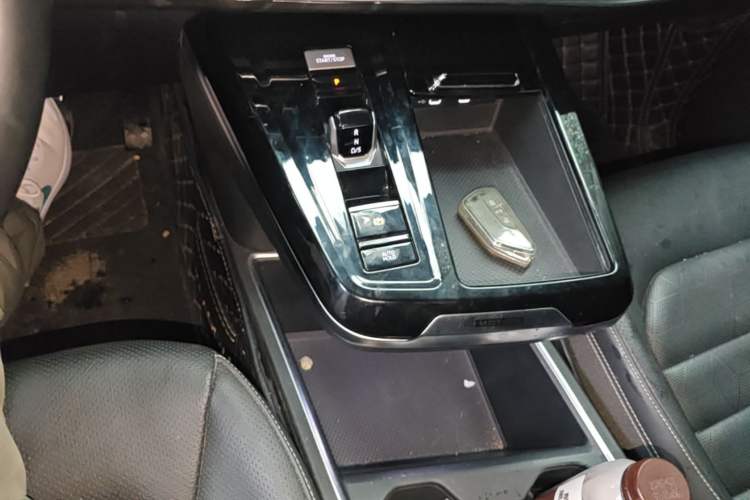 Used Volkswagen Talagon 2022 380TSI All-Wheel-Drive Luxury Prestige Pro 7-Seater Gear Lever