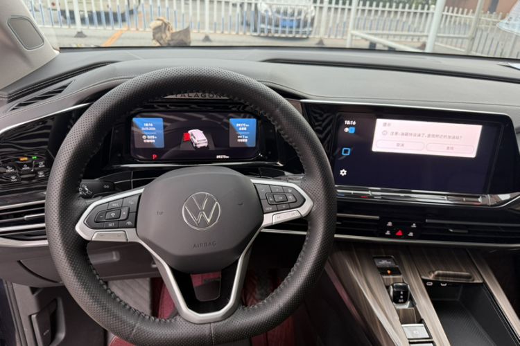Used Volkswagen Talagon 2022 380TSI All-Wheel-Drive Luxury Prestige Pro 7-Seater Interior 11