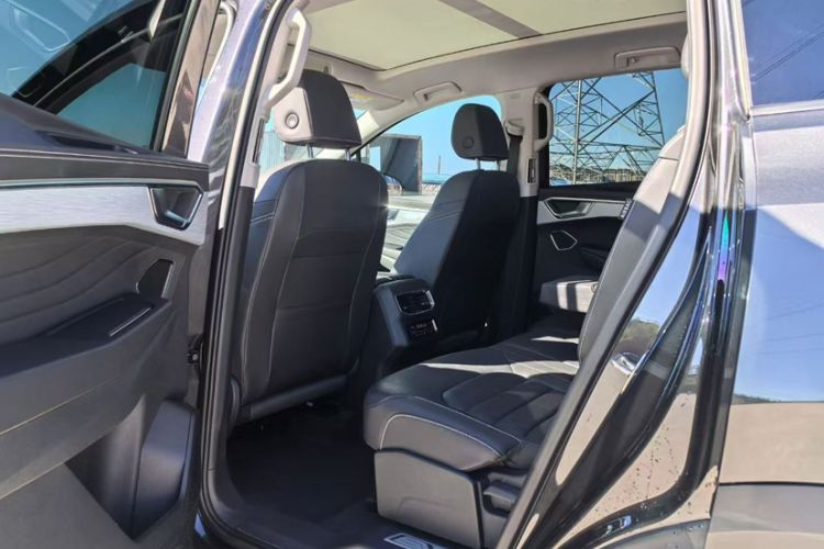 Used Volkswagen Talagon 2022 380TSI All-Wheel-Drive Luxury Prestige Pro 7-Seater Interior 3