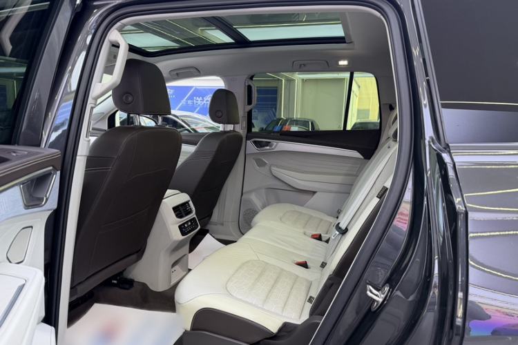 Used Volkswagen Talagon 2022 380TSI All-Wheel-Drive Luxury Prestige Pro 7-Seater Interior 4