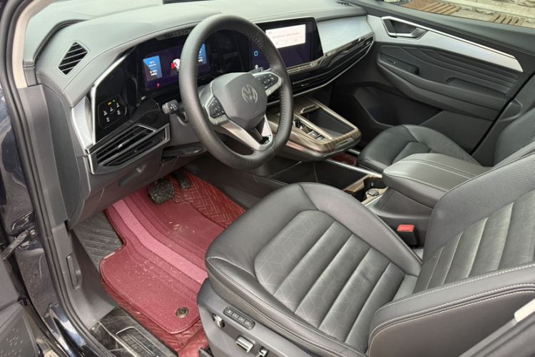 Used Volkswagen Talagon 2022 380TSI All-Wheel-Drive Luxury Prestige Pro 7-Seater Interior 5