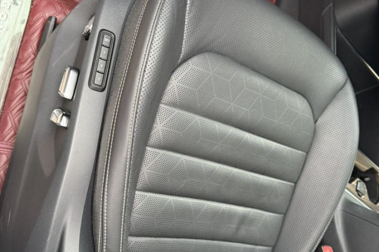 Used Volkswagen Talagon 2022 380TSI All-Wheel-Drive Luxury Prestige Pro 7-Seater Interior 6