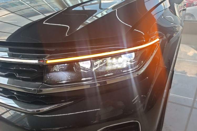 Used Volkswagen Talagon 2022 380TSI Four-Wheel Drive Luxury "Jiajing" Edition Pro 6 Seats Left Front Headlight
