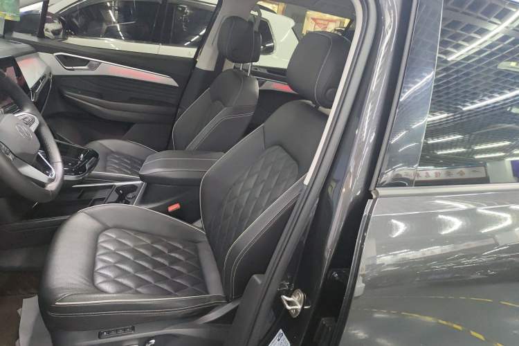 Used Volkswagen Talagon 2022 530TSI Four-Wheel Drive Flagship Shengjing Edition Pro 6-Seater Left Front Seat