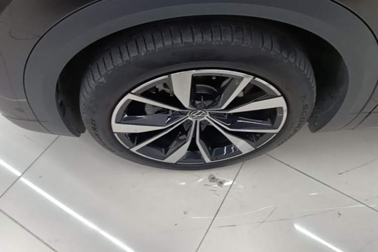 Used Volkswagen Talagon 2022 530TSI Four-Wheel Drive Flagship Shengjing Edition Pro 6-Seater Left Front Wheel Hub