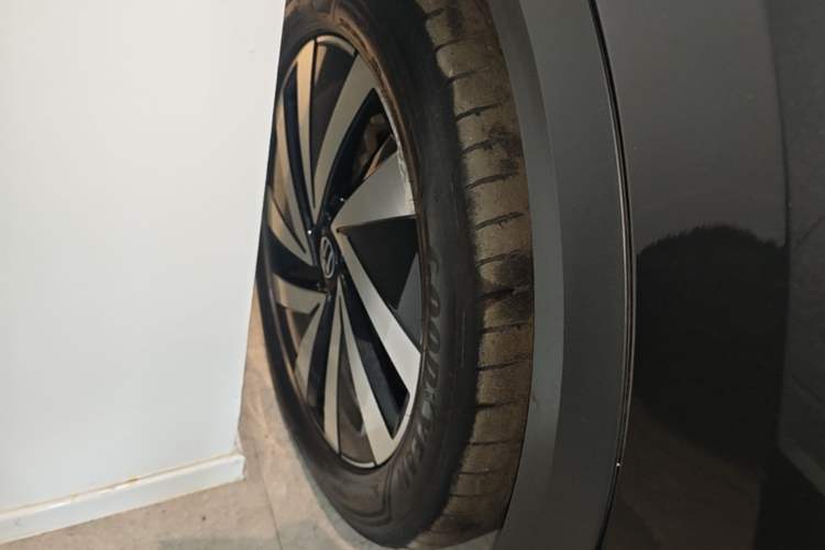 Used Volkswagen Talagon 2022 380TSI Four-Wheel Drive Luxury "Jiajing" Edition Pro 6 Seats Left Front Wheel Hub
